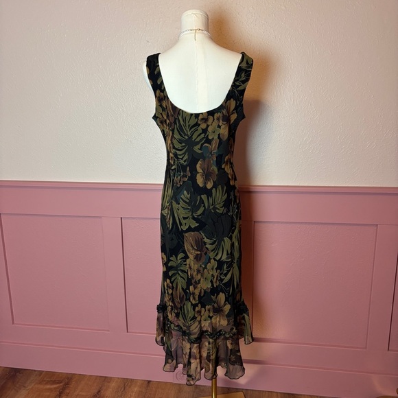 vtg fairy forrest whimsy cottage garden floral midi dress
meghan mattews - Picture 5 of 12